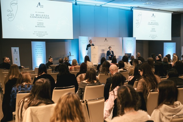 in foto il pubblico presente all'evento di atar22, la bellezza consapevole