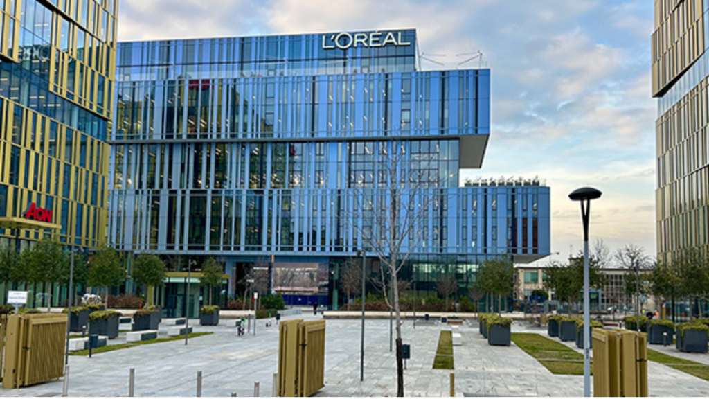 in foto la sede dell'azienda L'oreal, colei che si espande nel mercato cosmetico india
