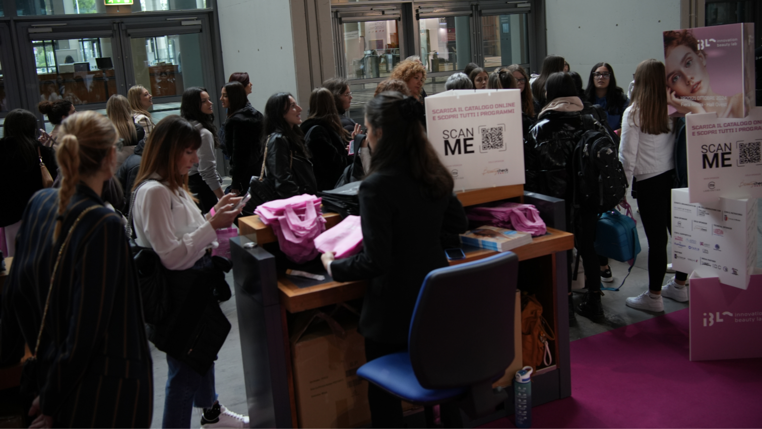 in foto, i partecipanti alla fiera della bellezza e del benessere innovation beauty lab