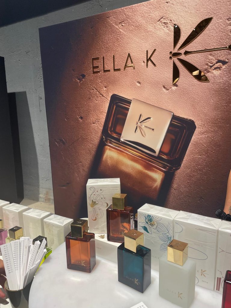 in foto la collezione di Ella K, al pitti fragranze