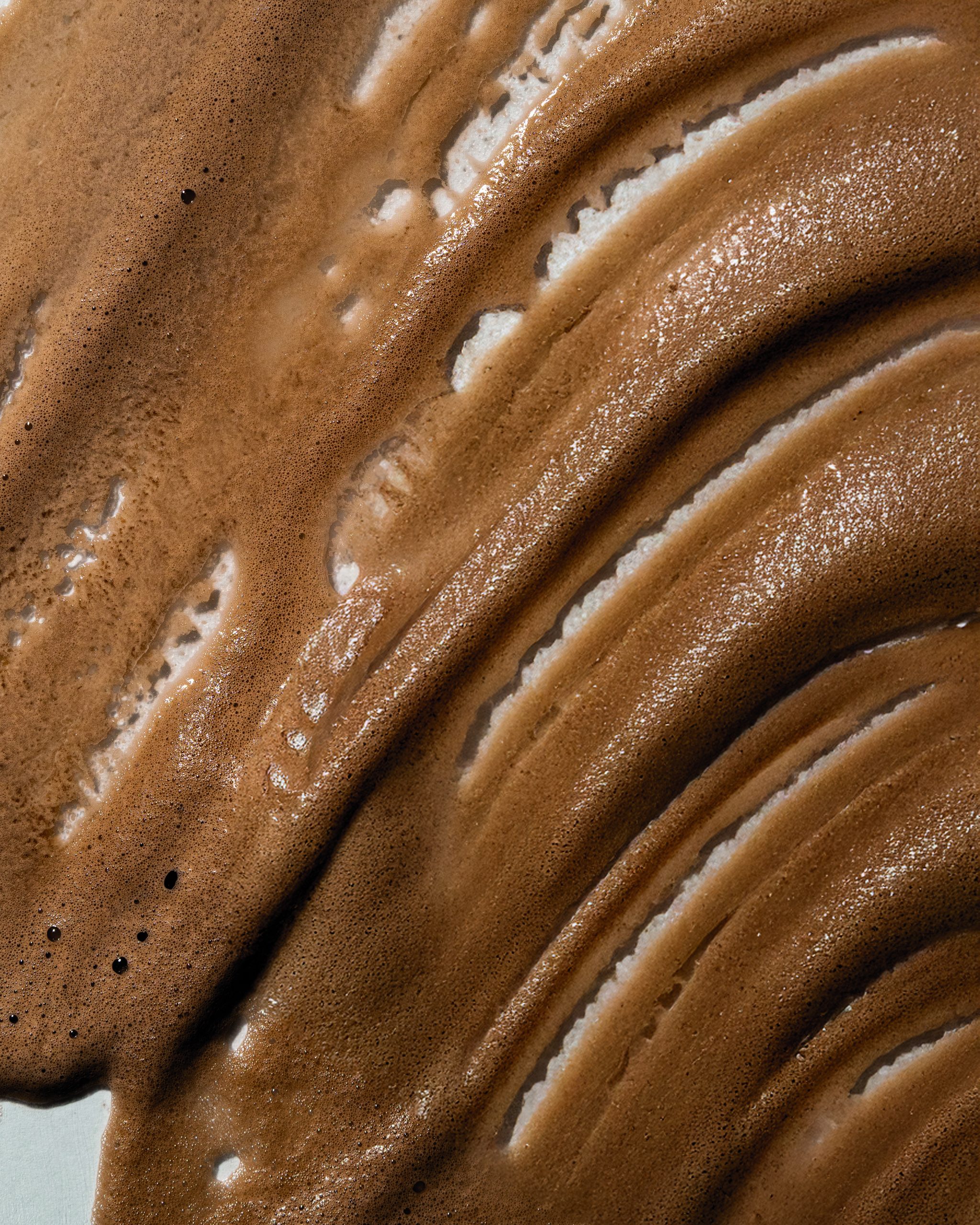in foto la texture della linea sun e co di beautech, la skincare stagionale è il nuovo trend