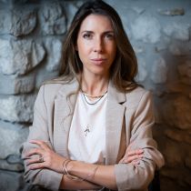 in foto Anna Guerra, autore degli articoli su les nouvelles esthétiques Italia