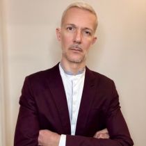 in foto lorenzo Franch, autore degli articoli su les nouvelles esthétiques Italia