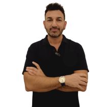 in foto Stefano De Michino, autore degli articoli su les nouvelles esthétiques Italia