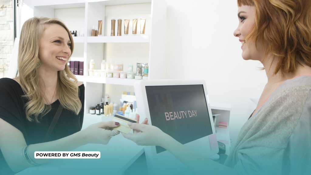 in foto una cliente che si presenta all'open day proposto da gms beauty