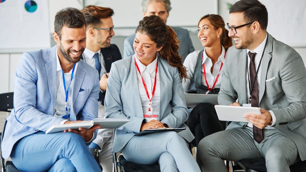 in foto delle persone che stanno seguendo il 42 congresso di scienze estetiche e spa