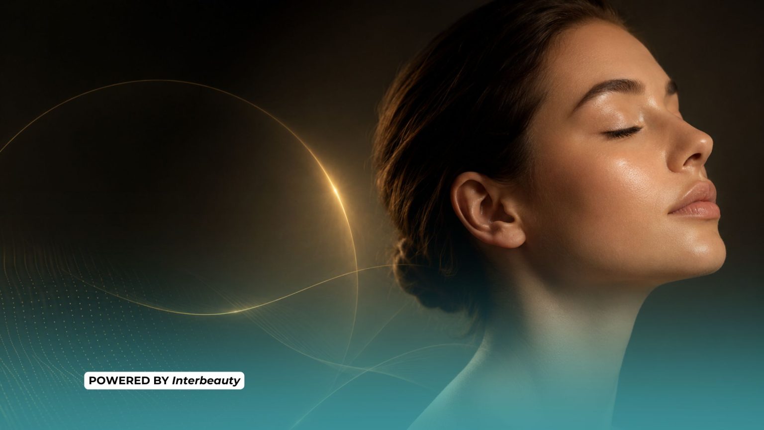 in foto un viso di donna: rappresenta la skin longevity