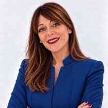 in foto Laura Grazioli, autore degli articoli su les nouvelles esthétiques Italia