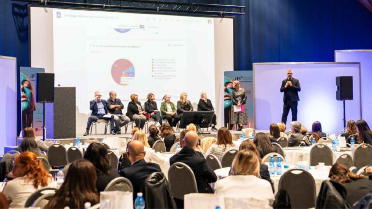 in foto alcuni momenti del 41° congresso: rappresenta il futuro professionale del settore estetico